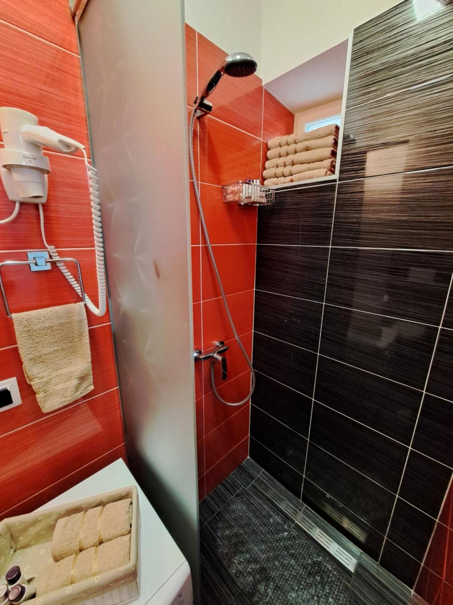 Kuca Za Odmor Eni **** Villa Šibenik Екстериор снимка