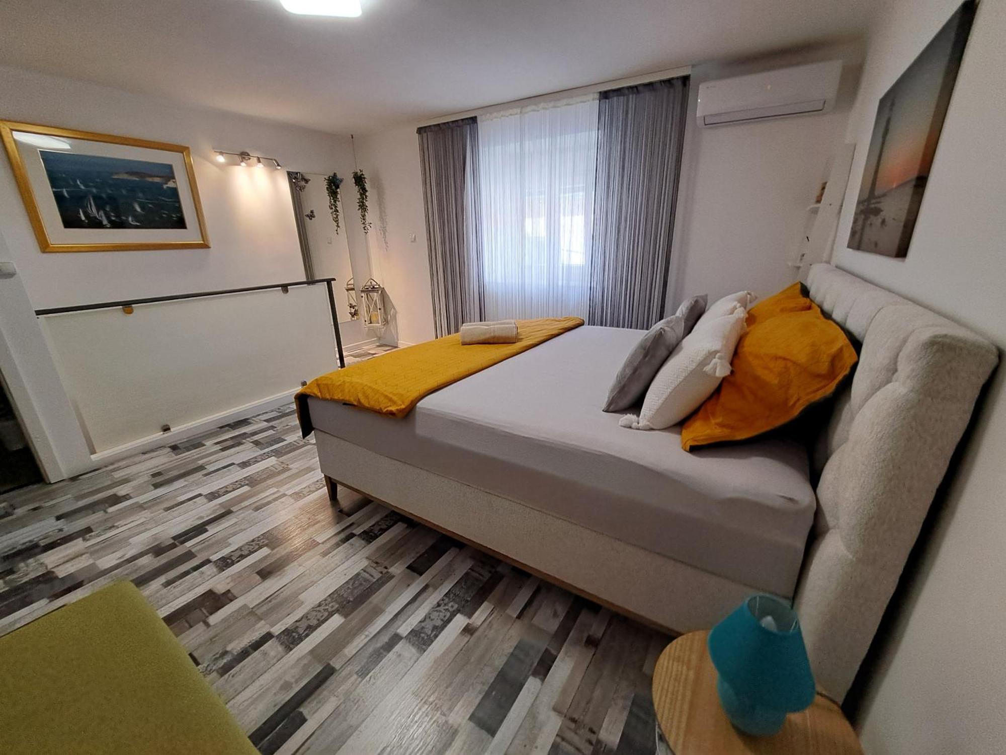 Kuca Za Odmor Eni **** Villa Šibenik Екстериор снимка