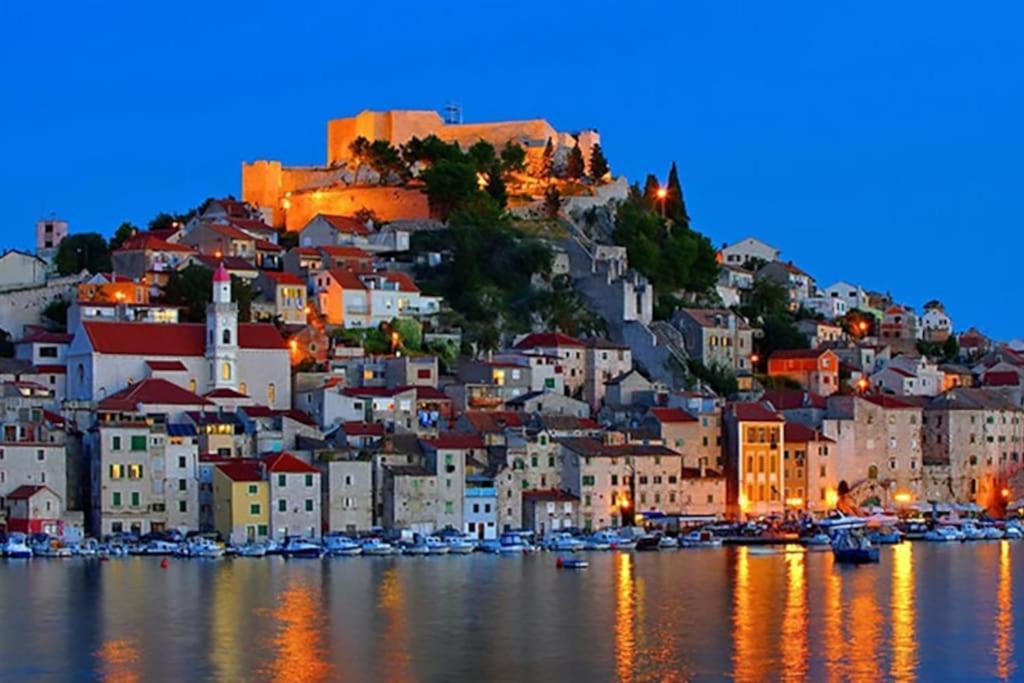 Kuca Za Odmor Eni **** Villa Šibenik Екстериор снимка