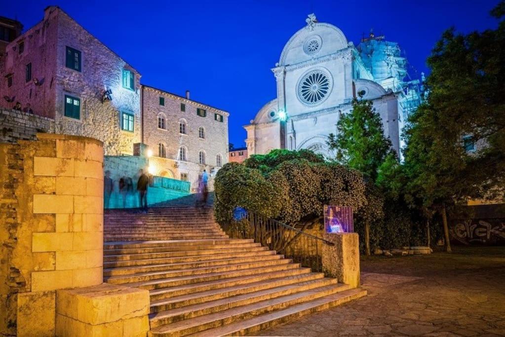 Kuca Za Odmor Eni **** Villa Šibenik Екстериор снимка